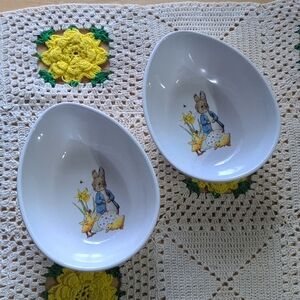 Pottery Barn Kids Set of 2 Melamine Peter Rabbit Egg Shaped Bowls